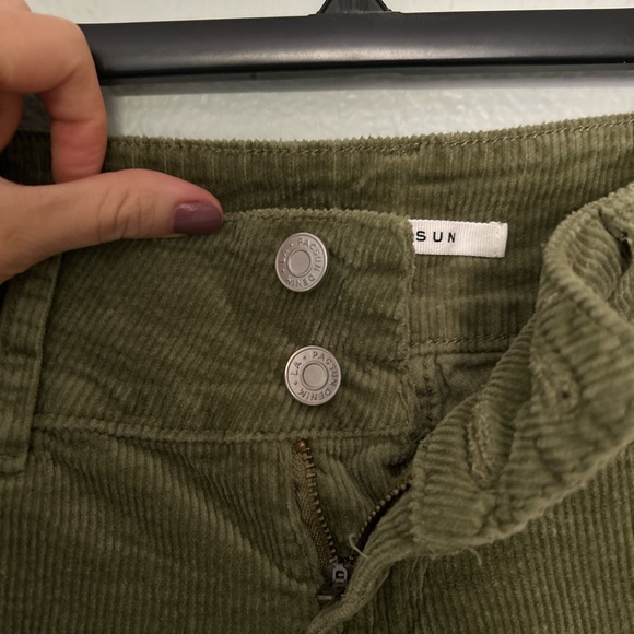 PERFECT for fall and back2school. Only worn a couple of times!! - Picture 4 of 4